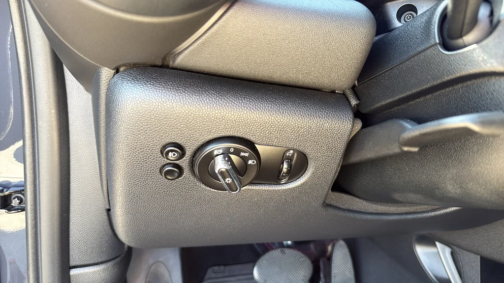 Used 2020 Gray MINI  image 24