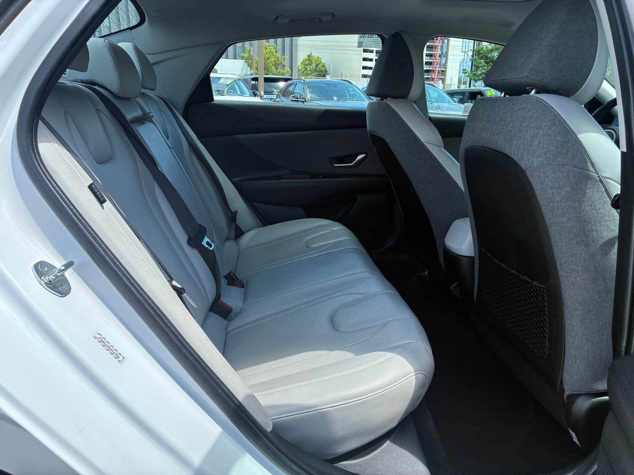2024 Hyundai Elantra Limited - Photo 29