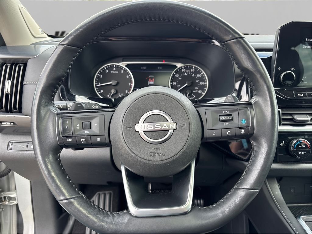 Used 2023 Silver Nissan SL image 27