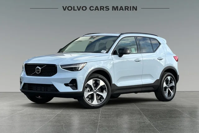 2026 Volvo XC40 B5 Plus