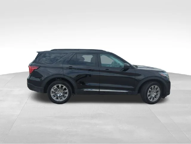 Used 2025 Black Ford Active image 11