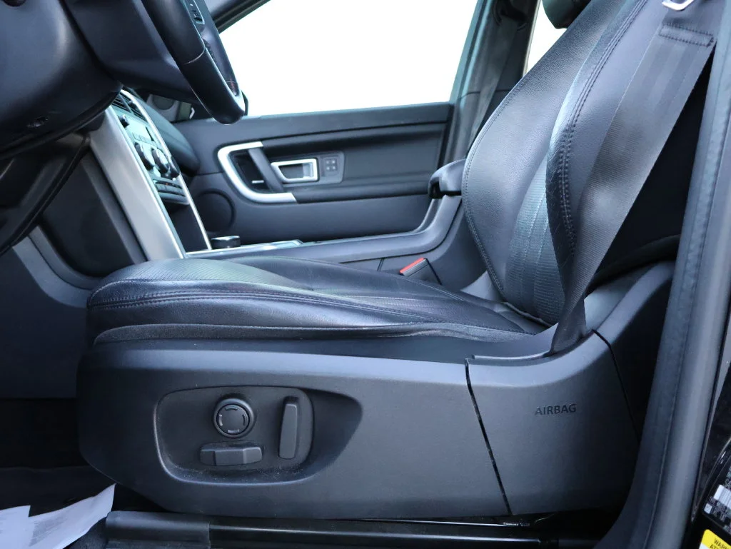 Used 2019  Land Rover  image 38