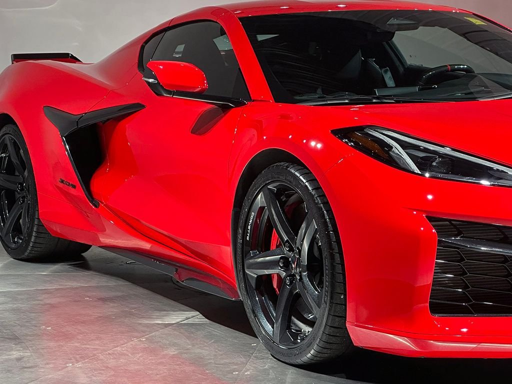 Used 2024 Red Chevrolet Z06 image 18