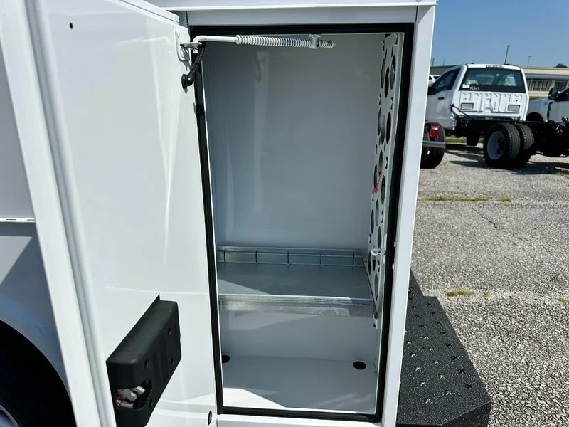 New 2027 Oxford White Ford SRW Low KUV image 6