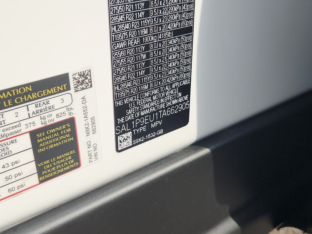 New 2026 Fuji White Land Rover SE image 10