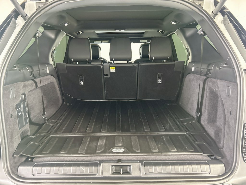 Certified Used 2025 Fuji White Land Rover S image 27