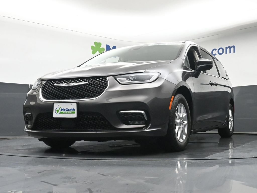 Used 2023 Gray Chrysler Touring L image 7