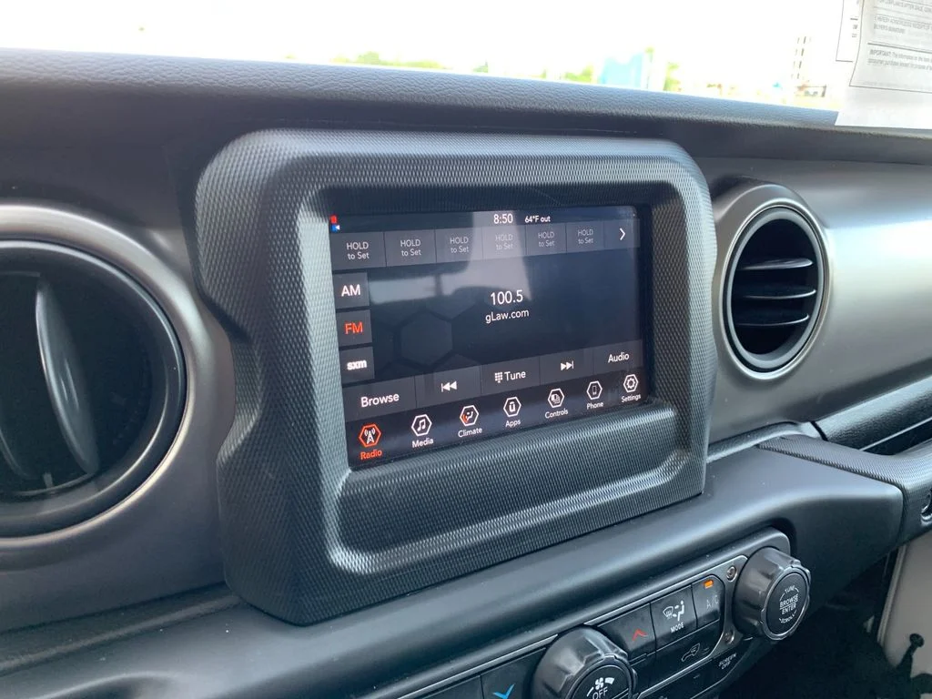 Used 2022 White Jeep Sport S image 22