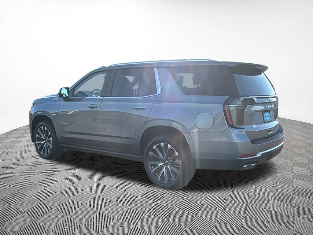 New 2027 Sterling Gray Metallic Chevrolet High Country image 18