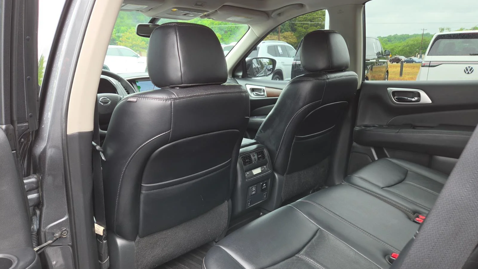 Used 2018 Gun Metallic Nissan Platinum image 41