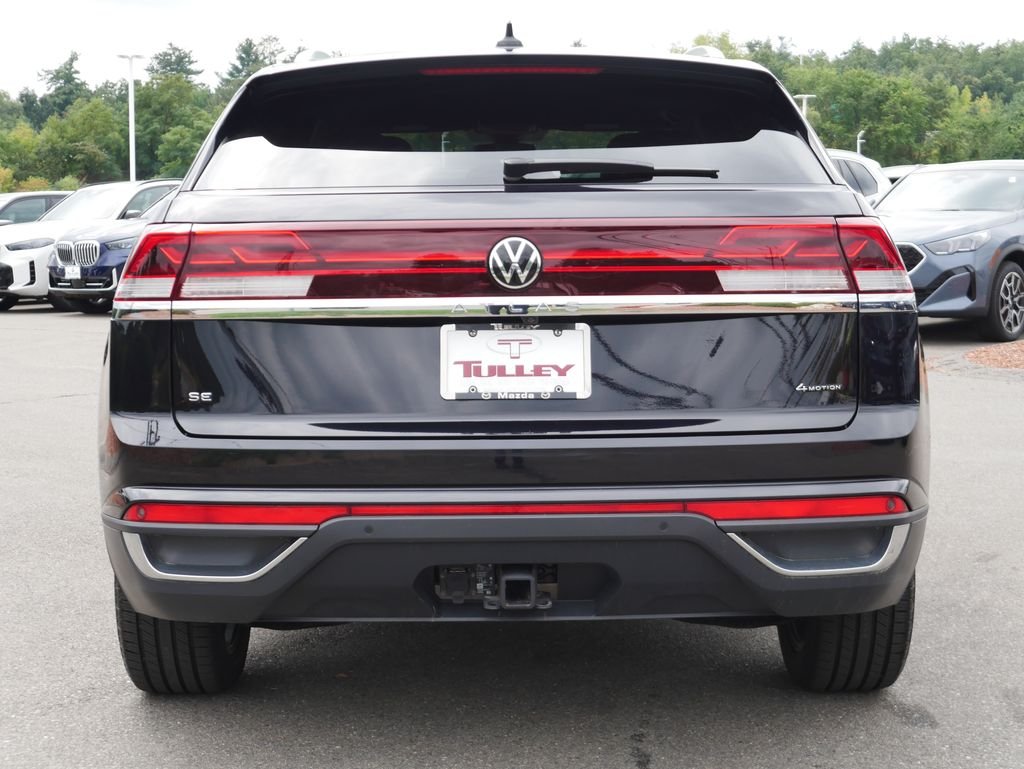 Used 2024 Black Volkswagen 2.0T SE w/Technology image 6