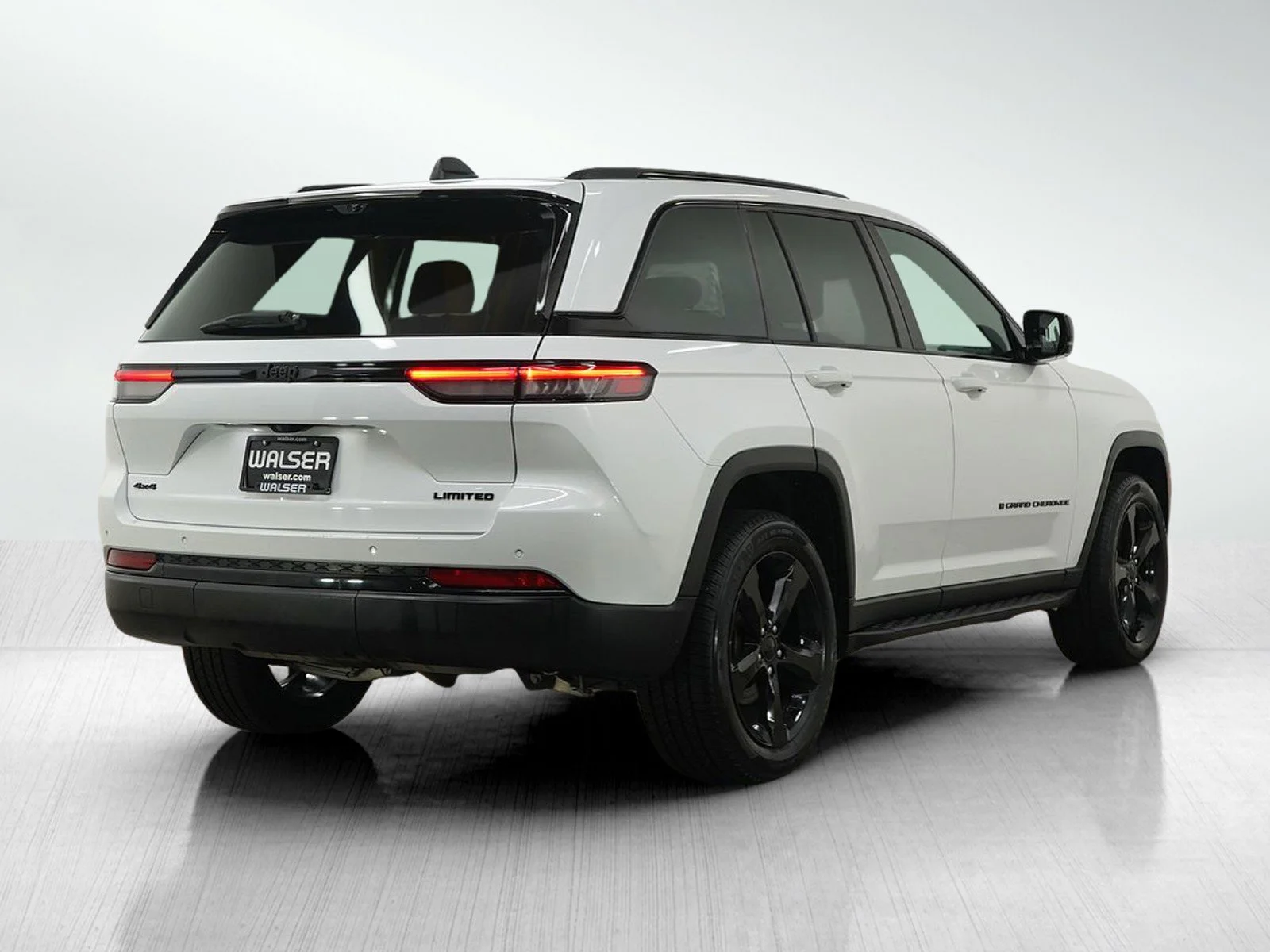 Used 2024 Bright White Clearcoat Jeep Limited image 6