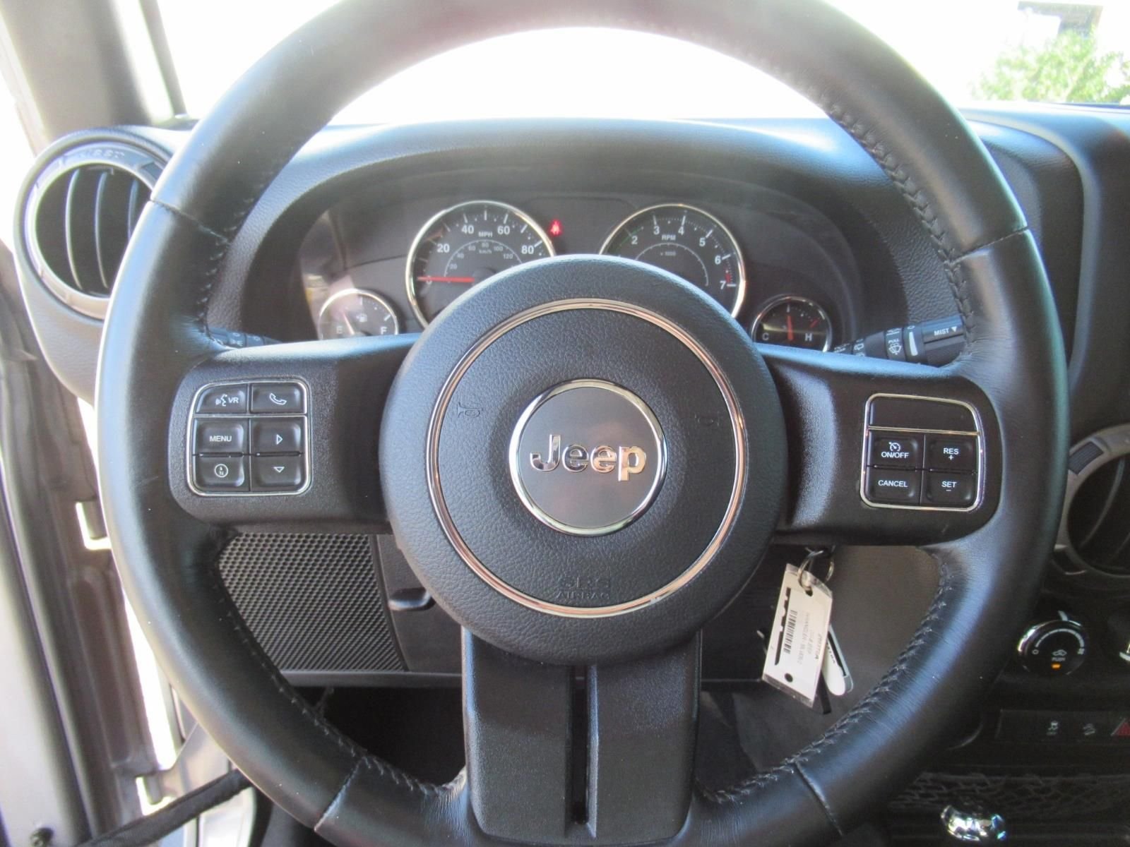 Used 2018 Silver Jeep Unlimited Sport image 22