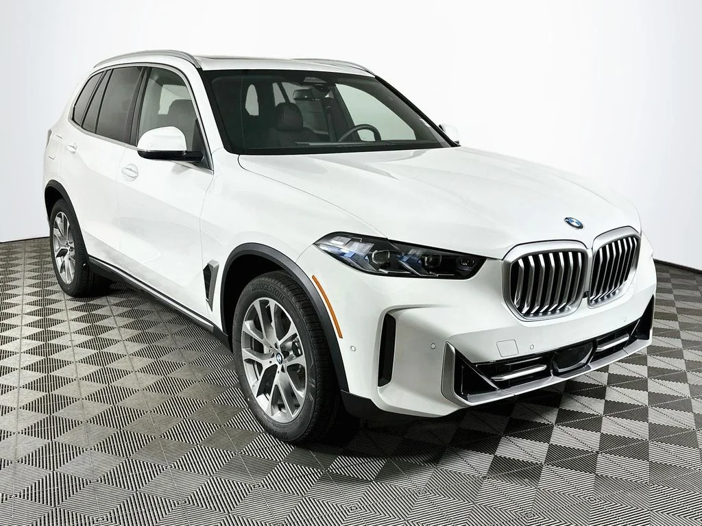 New 2026 Alpine White BMW xDrive40i image 3