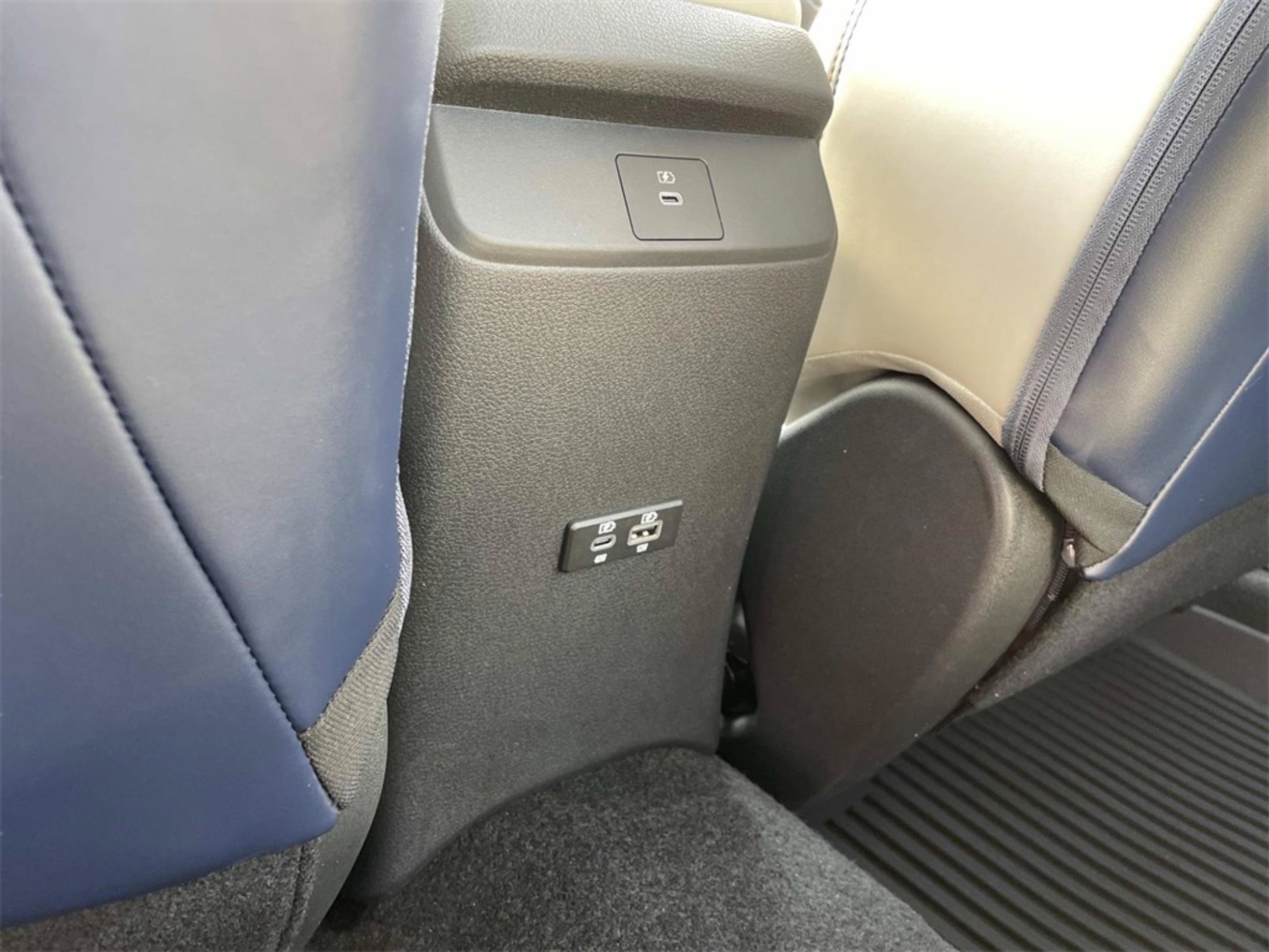 2026 Nissan Sentra SL - Photo 9