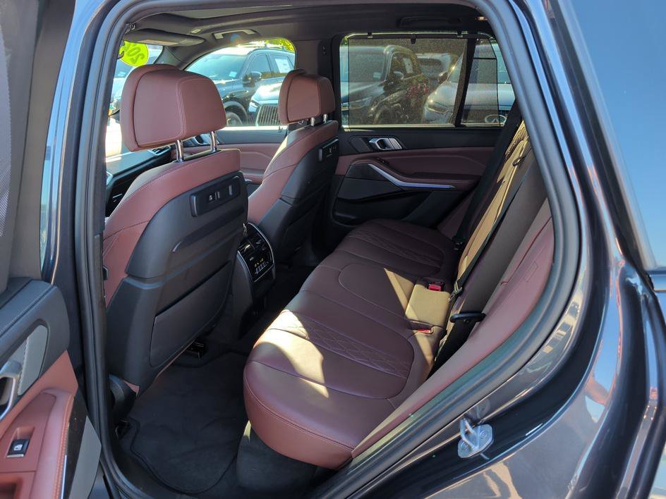Used 2021 Arctic Gray Metallic BMW M50i image 9