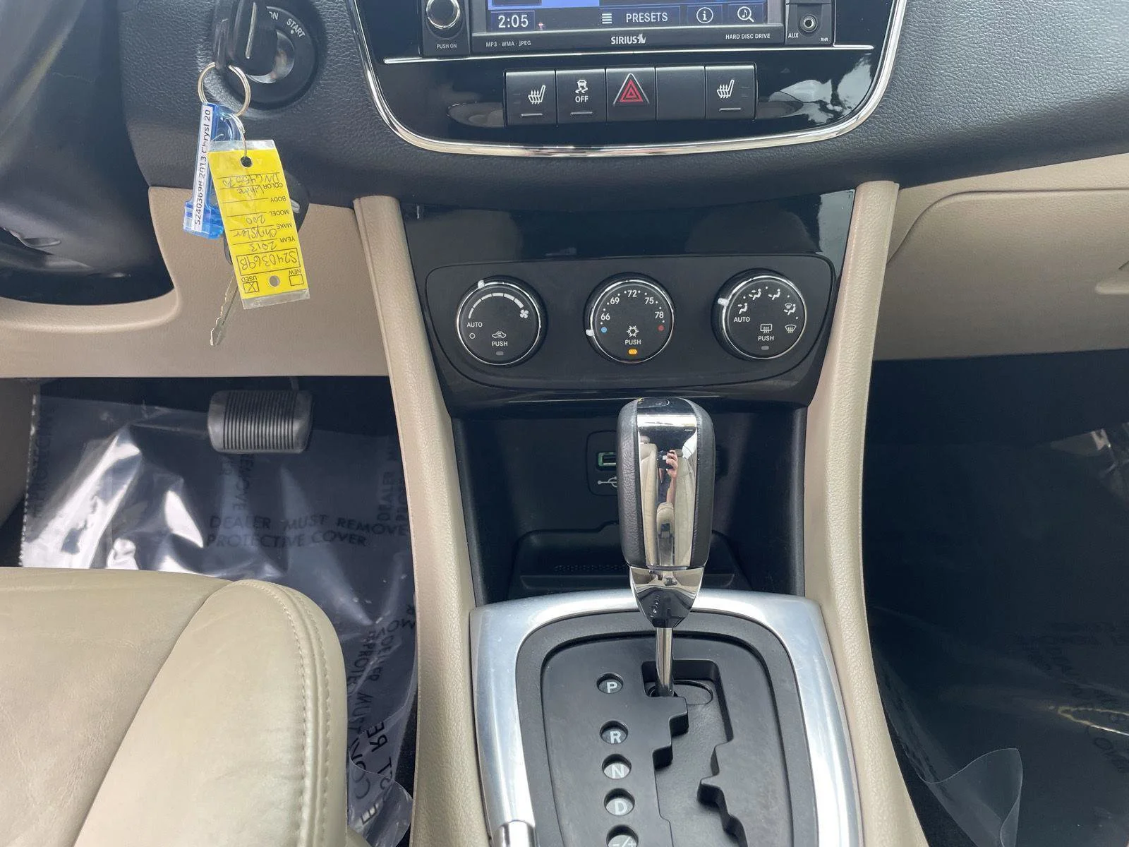 Used 2013 Bright White Chrysler Limited image 17