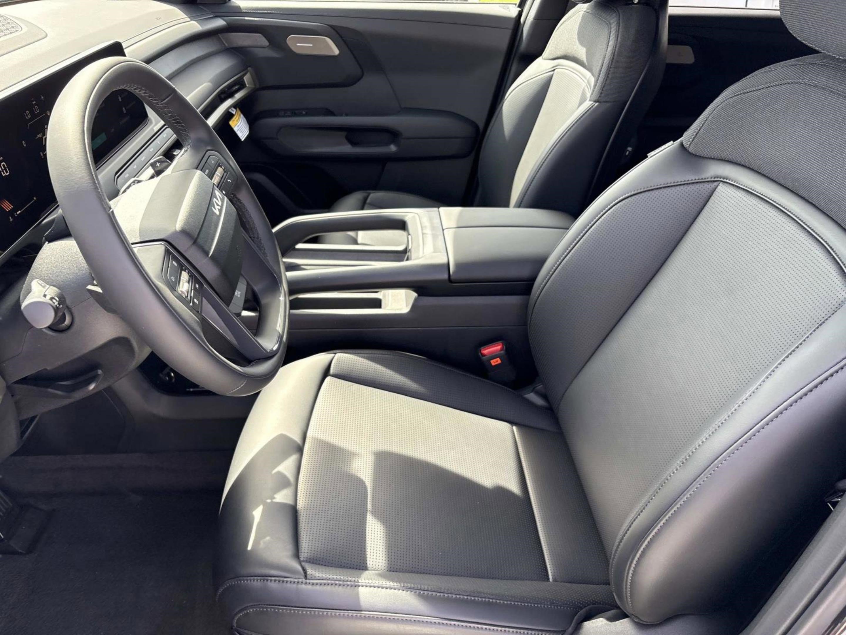 New 2027 Panthera Metal Kia LX image 21