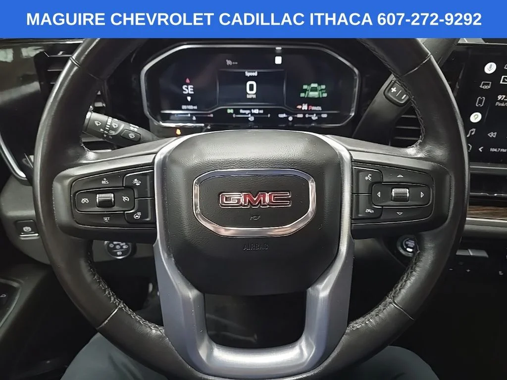 Used 2022 Silver GMC Elevation image 18