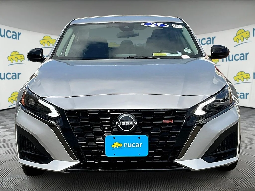 Certified Used 2023 Silver Nissan 2.5 SR image 2