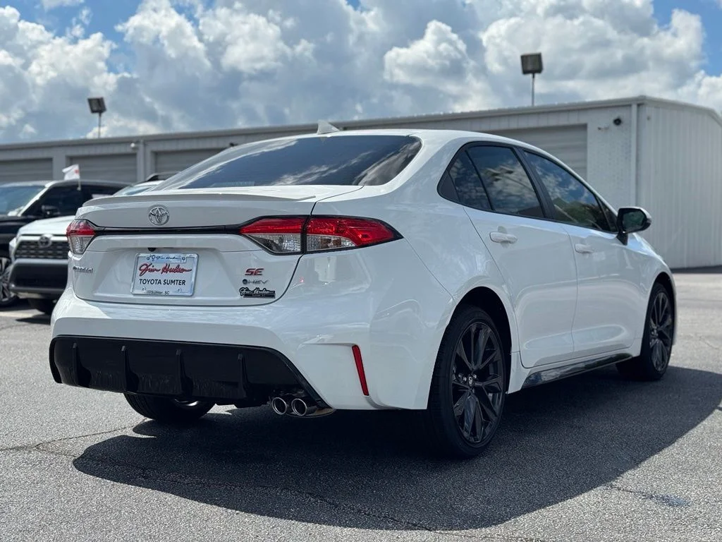 New 2027 Ice Cap Toyota Hybrid SE image 11