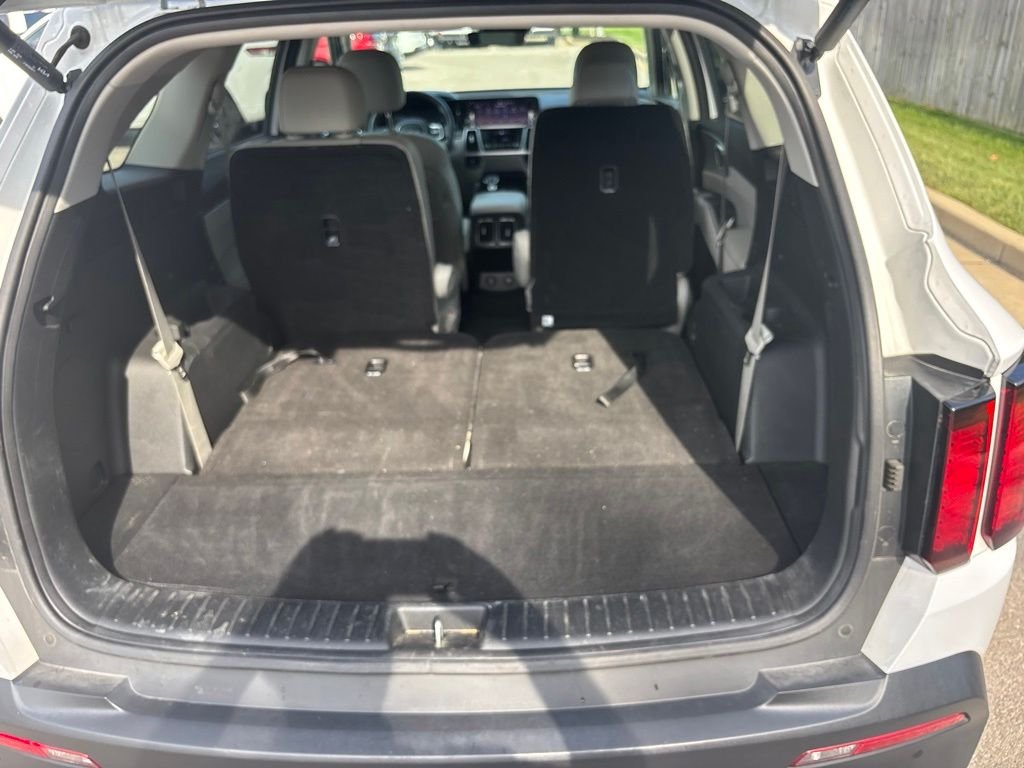Used 2023 White Kia X-Line EX image 43