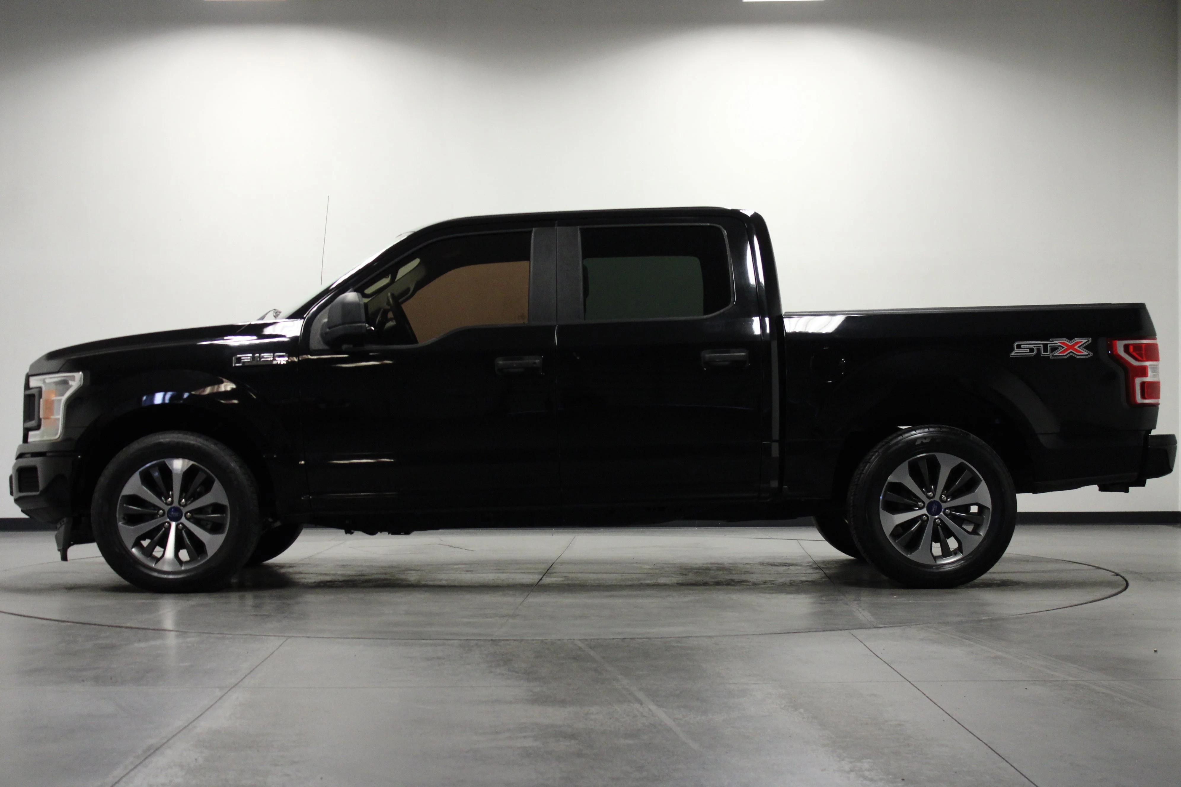 Used 2019 Agate Black Metallic Ford XL image 7
