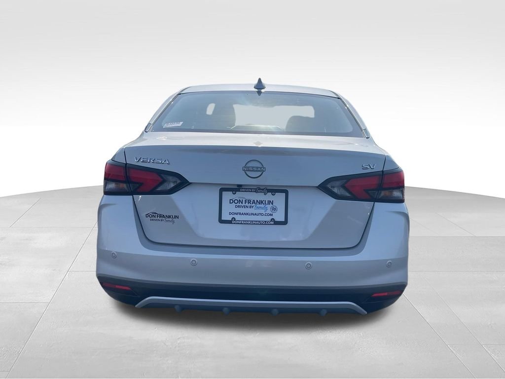 Used 2024 Silver Nissan 1.6 SV image 4