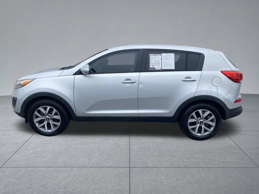 Used 2015 Silver Kia LX image 3