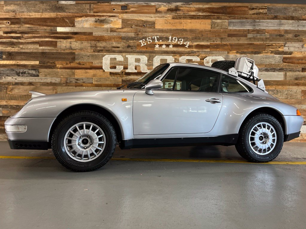 Used 1995  Porsche Carrera 4 image 16