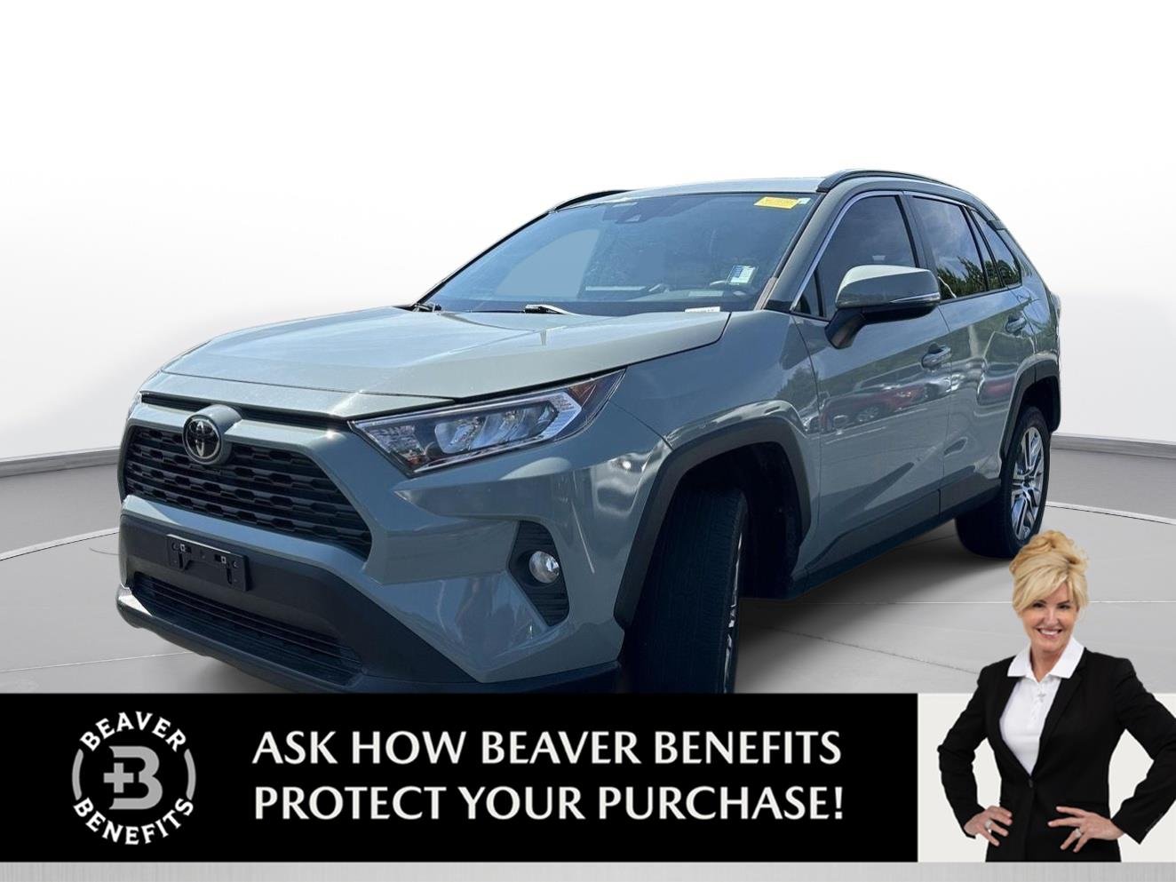 Used 2021 Lunar Rock Toyota XLE Premium image 1