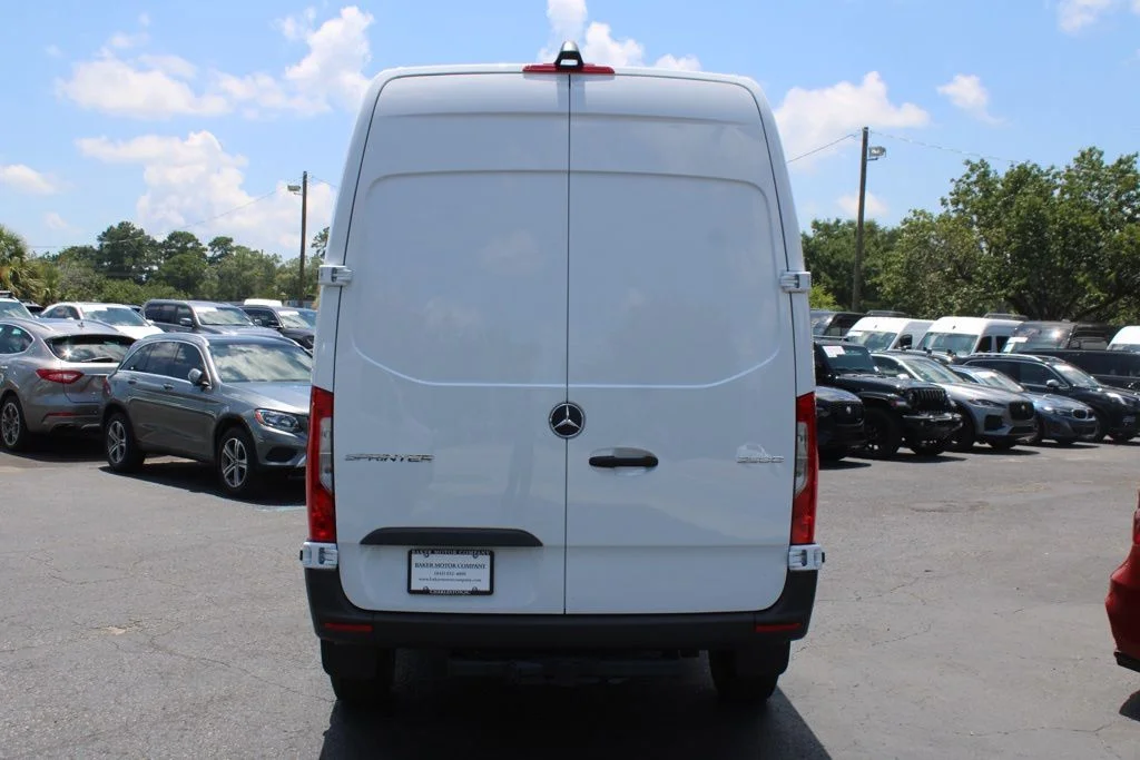 New 2026 Arctic White Mercedes-Benz Cargo 144 WB image 7