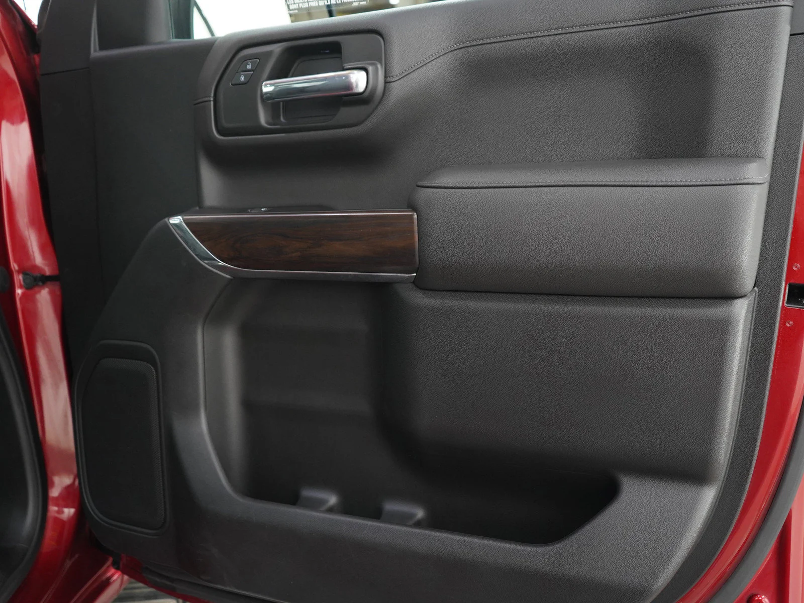 Used 2022 Cayenne Red GMC SLT image 9