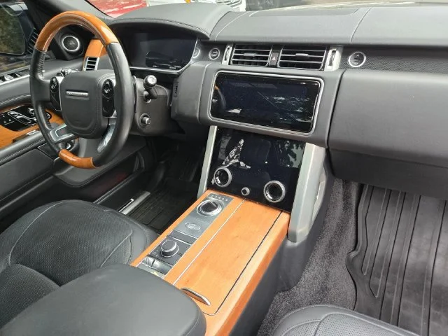 Used 2019 British Racing Green Land Rover 5.0L V8 Supercharged image 10