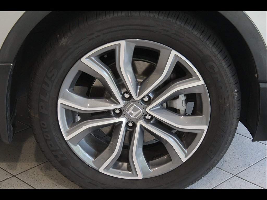 Used 2020 Lunar Silver Metallic Honda Touring image 10