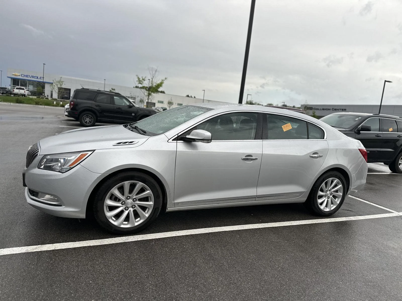 Used 2016 Buick LaCrosse Leather with VIN 1G4GB5G32GF107513 for sale in Kansas City