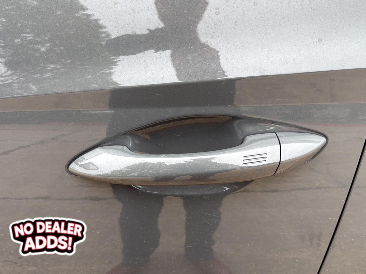 Used 2025 Hampton Gray Hyundai SEL image 32