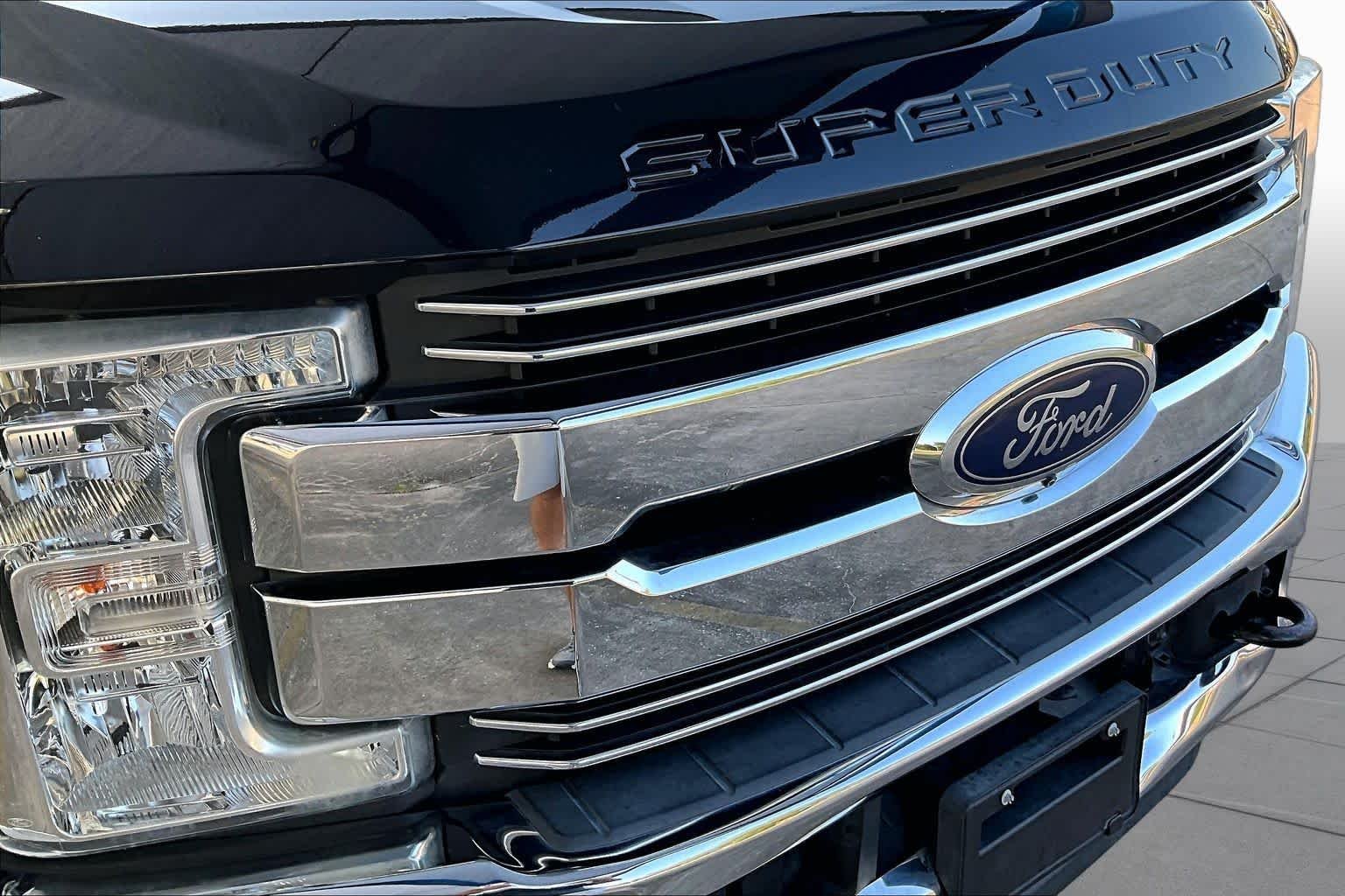 Used 2019 Agate Black Ford LARIAT image 30