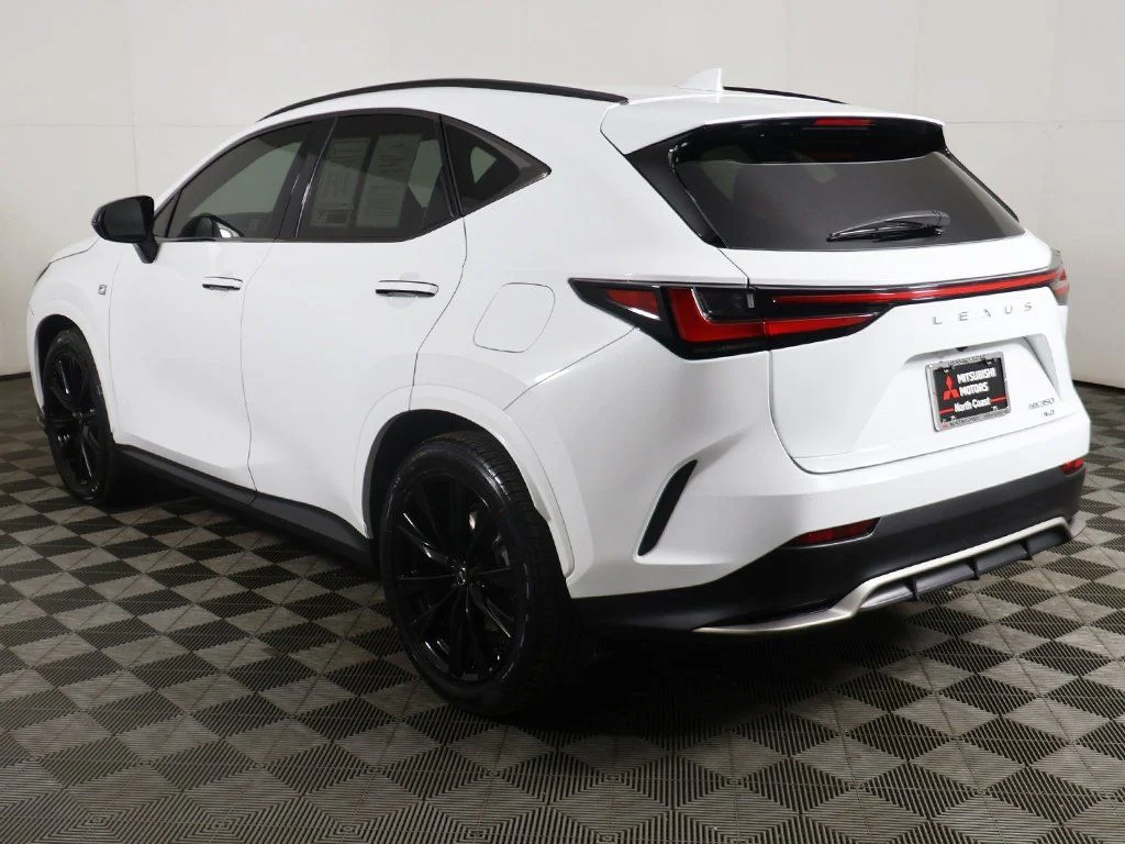 Used 2024 White Lexus 350 F SPORT Handling image 9