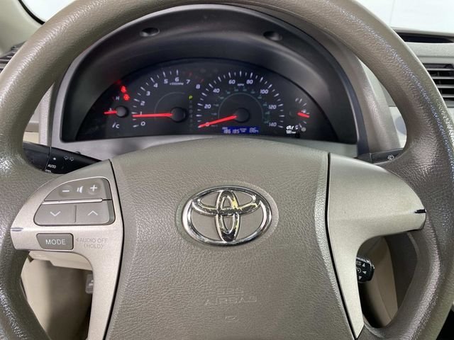 Used 2009 Beige Toyota LE image 13