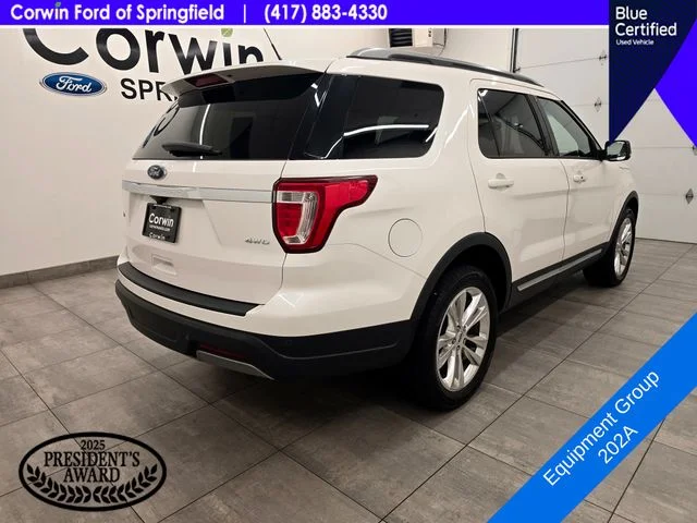 Used 2019 White Platinum Clearcoat Metallic Ford XLT image 7