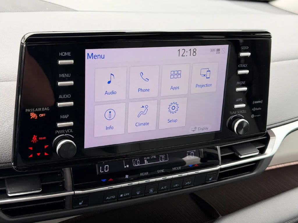 2024 Toyota Sienna XLE - Photo 36