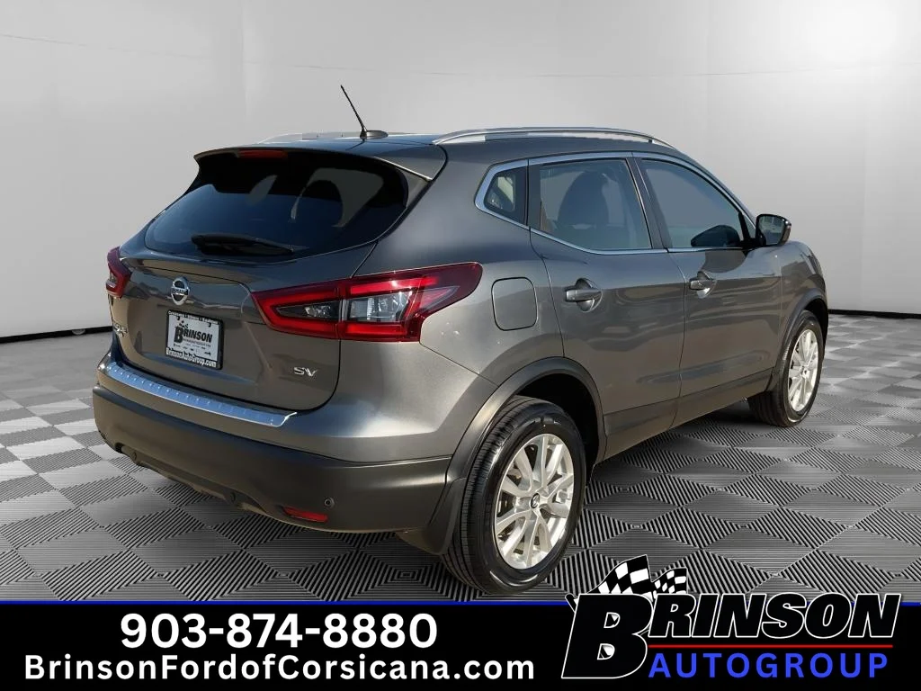 Used 2021 Gun Metallic Nissan SV image 7