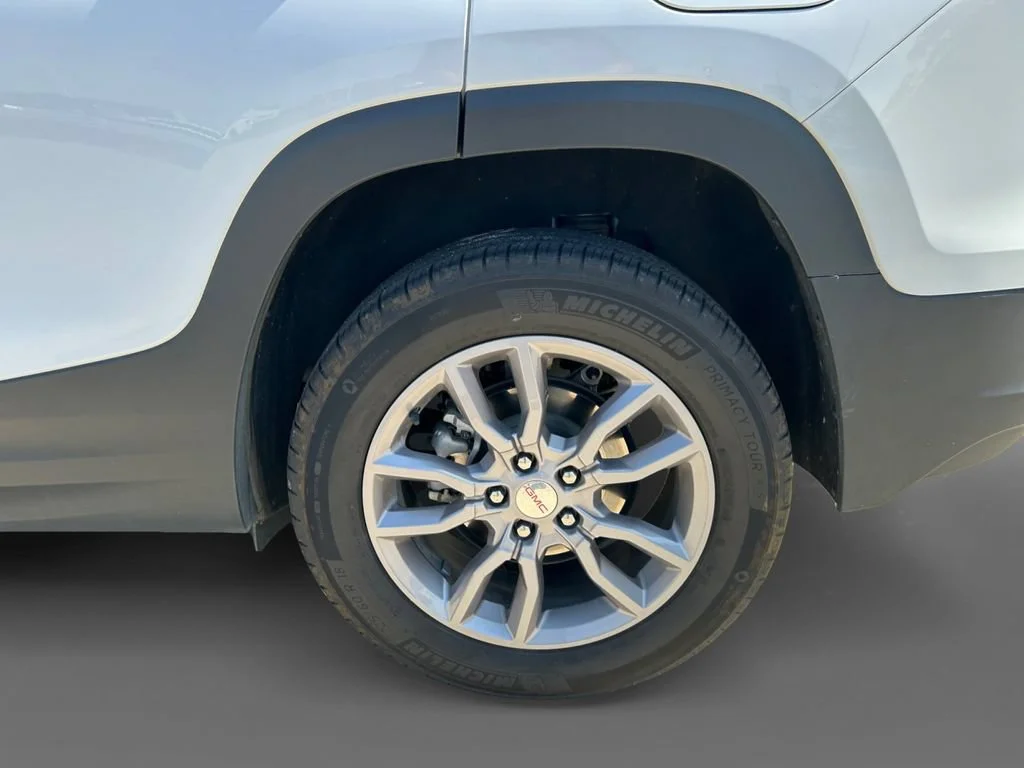 Used 2024 Summit White GMC SLT image 8