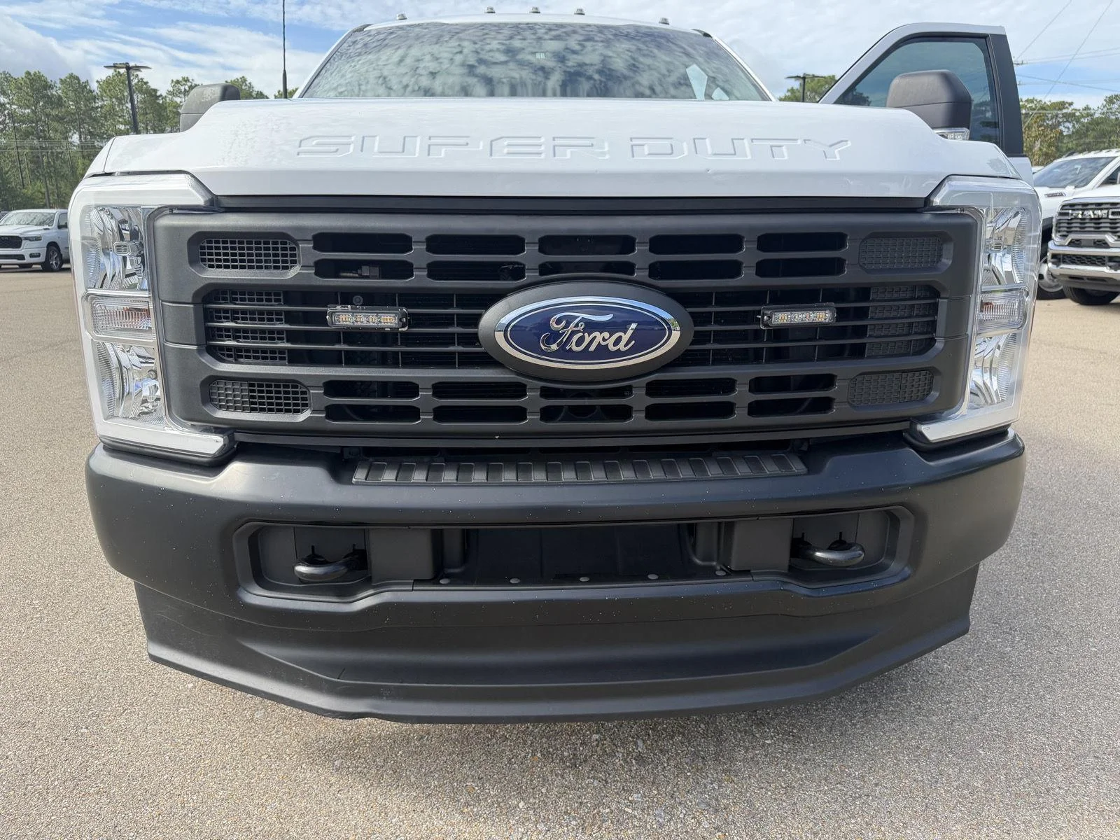 Used 2023 Oxford White Ford XL image 24