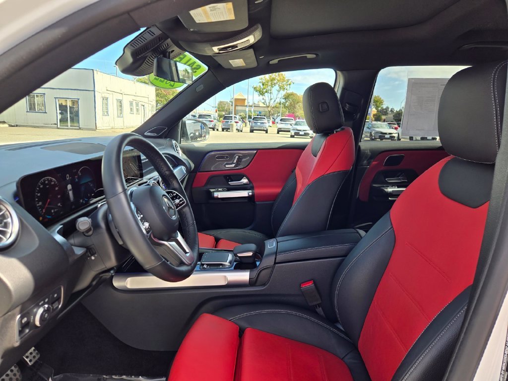 Used 2022 White Mercedes-Benz GLB 250 image 26