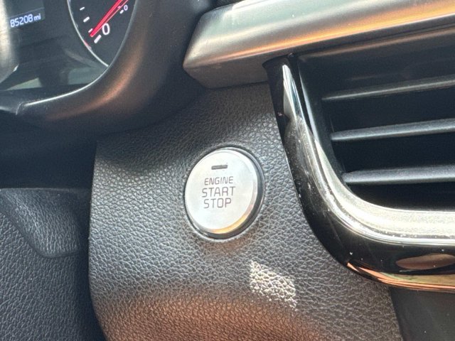 Used 2018 White Kia EX image 38