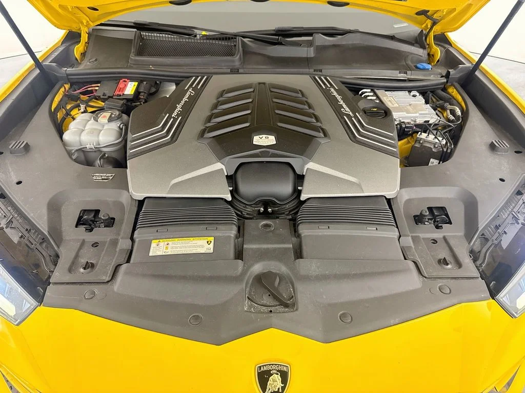 Used 2020 Gialllo Auge Lamborghini  image 32