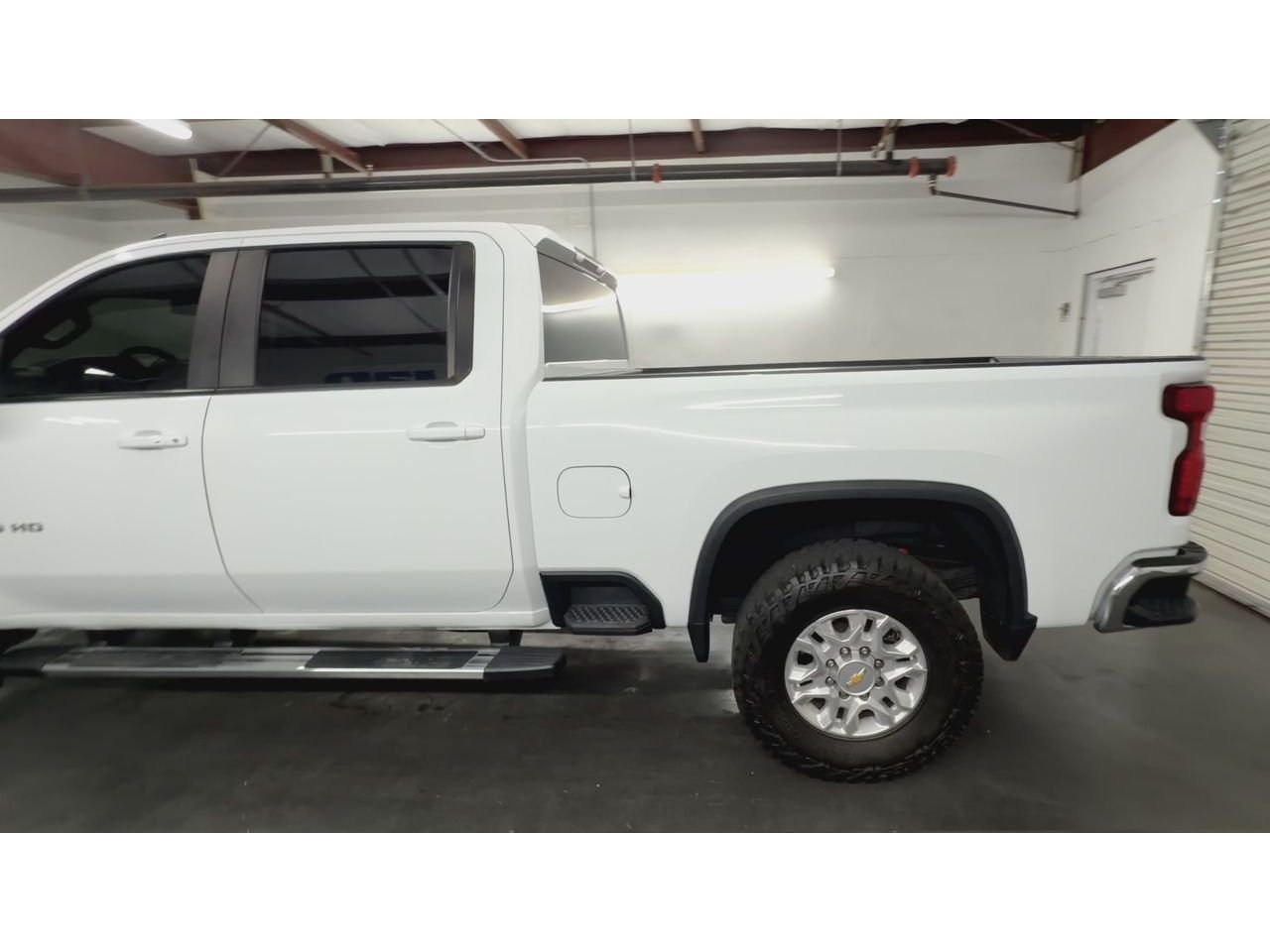 Used 2022 Summit White Chevrolet LT image 6