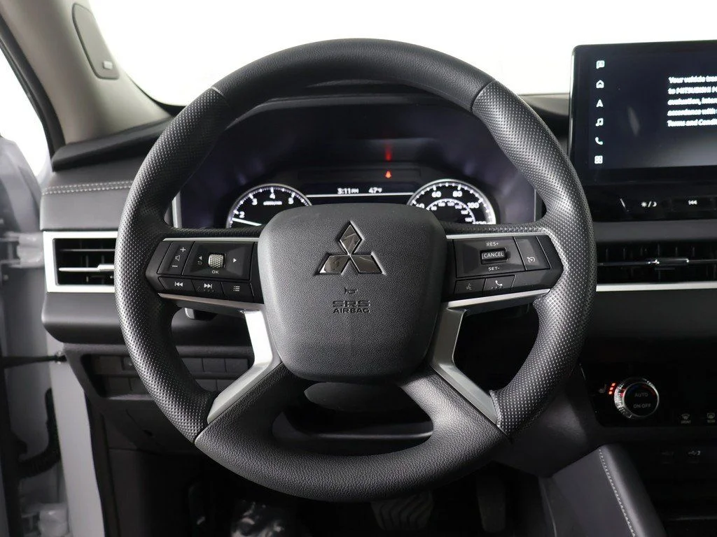 New 2026 White Mitsubishi ES 1.5T S-AWC image 36